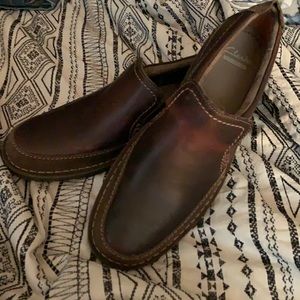 Like New Never worn NWOT men’s Clark leather loafers